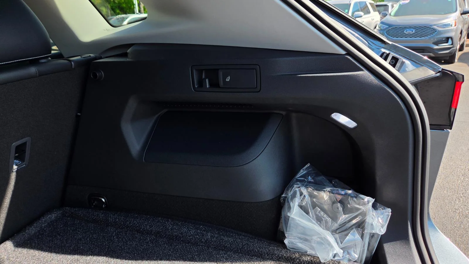 New 2026 Platinum Gray Metallic Volkswagen SE image 53