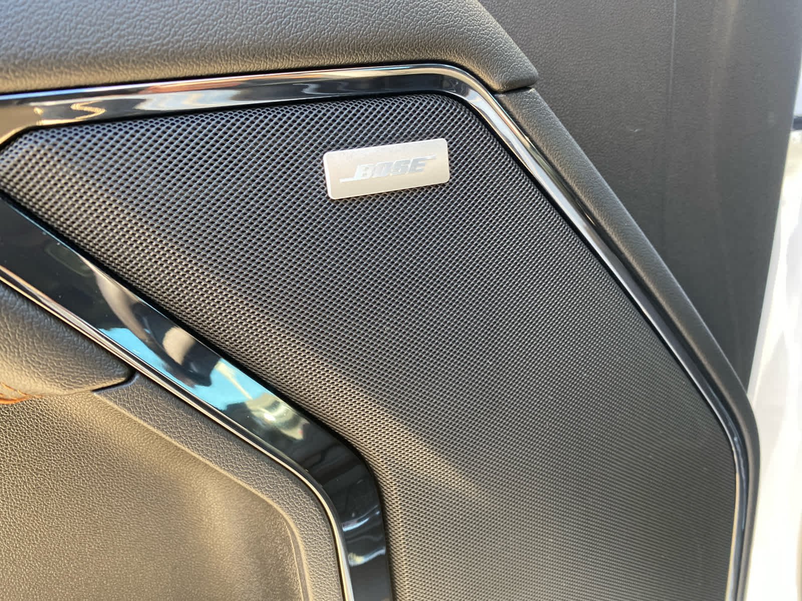 Used 2023 SUMMIT WHITE GMC AT4 image 9