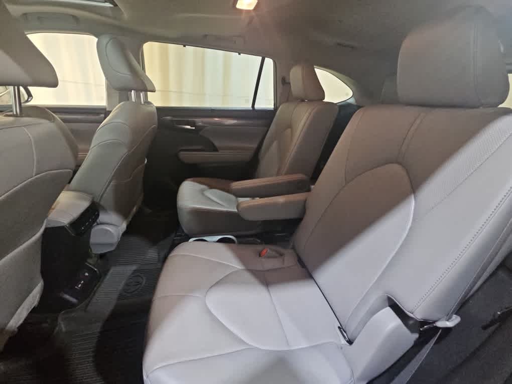 Used 2023 Blueprint Toyota Limited image 12
