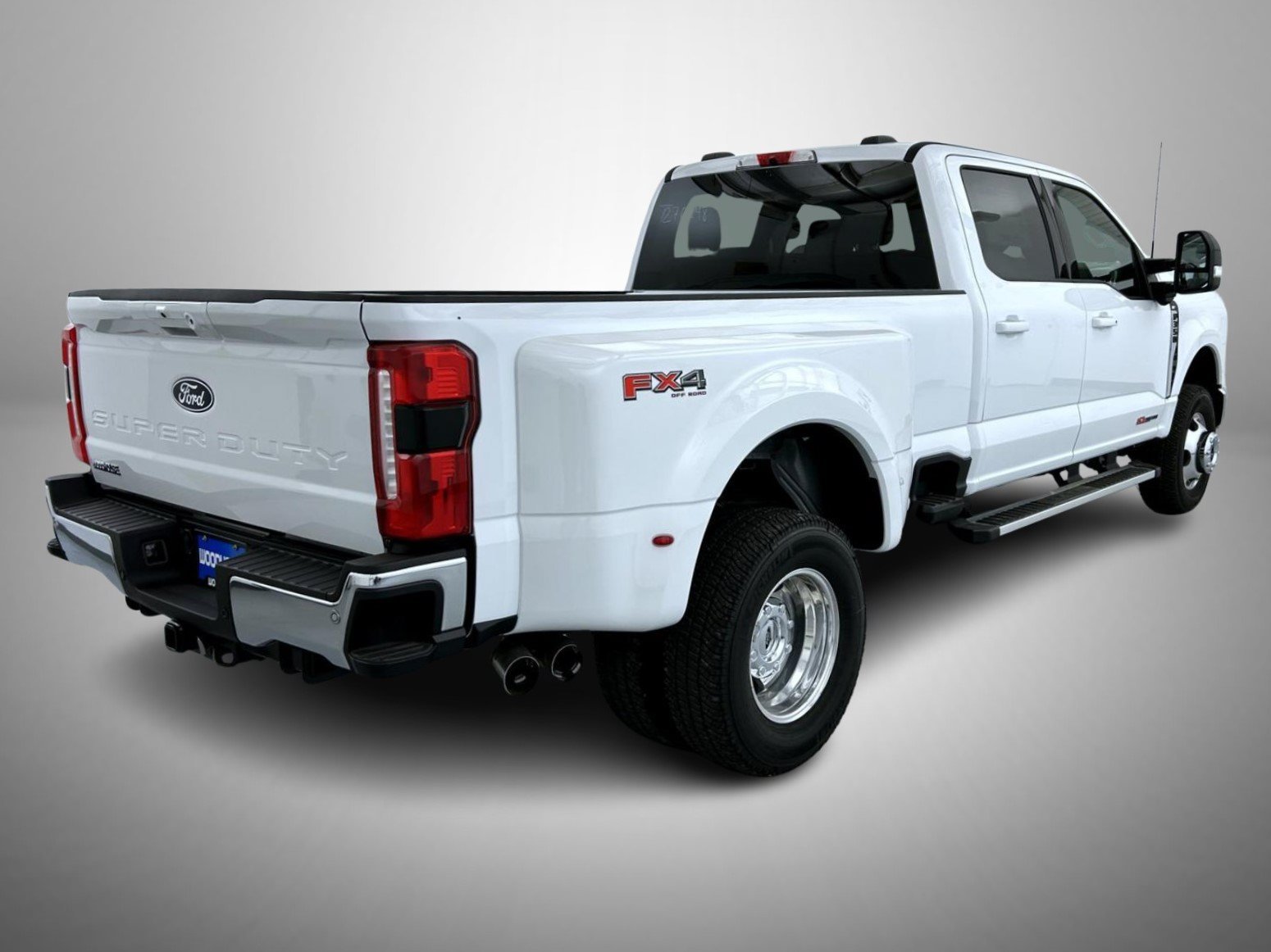 New 2027 Oxford White Ford XLT image 5