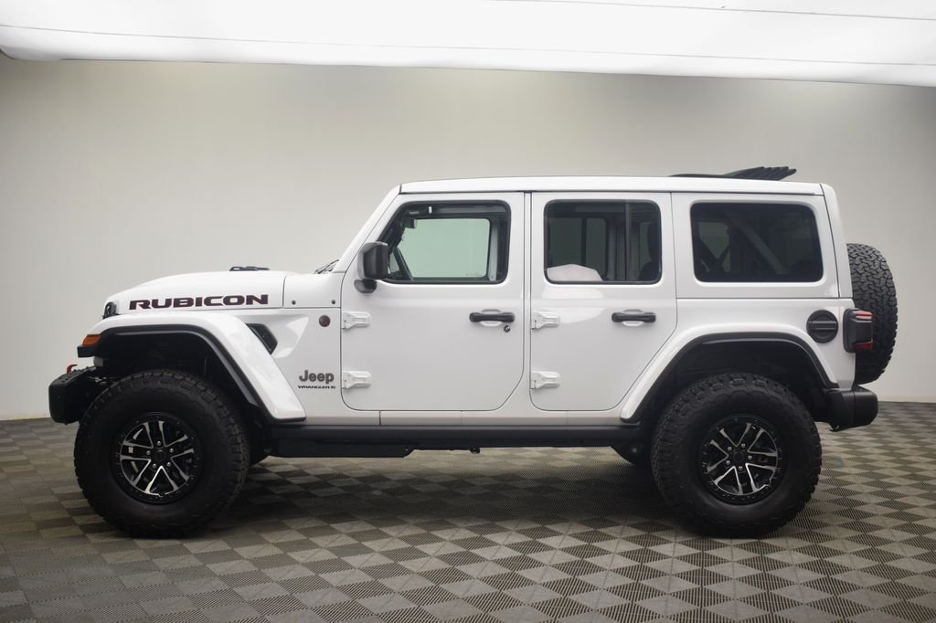 New 2026 Bright White Clear-Coat Exterior Paint Jeep Rubicon X image 17