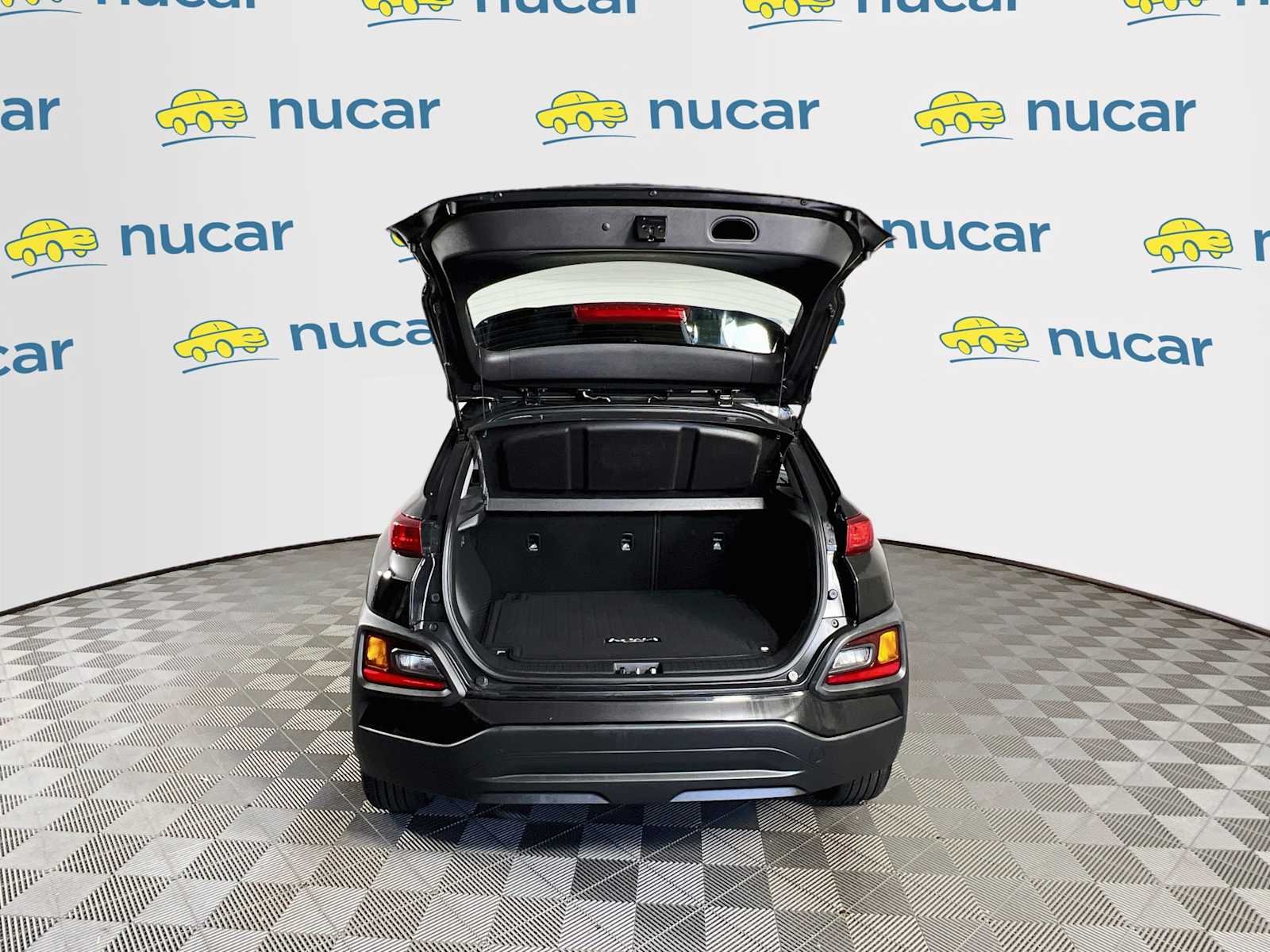 Used 2020 Ultra Black Hyundai SE image 26