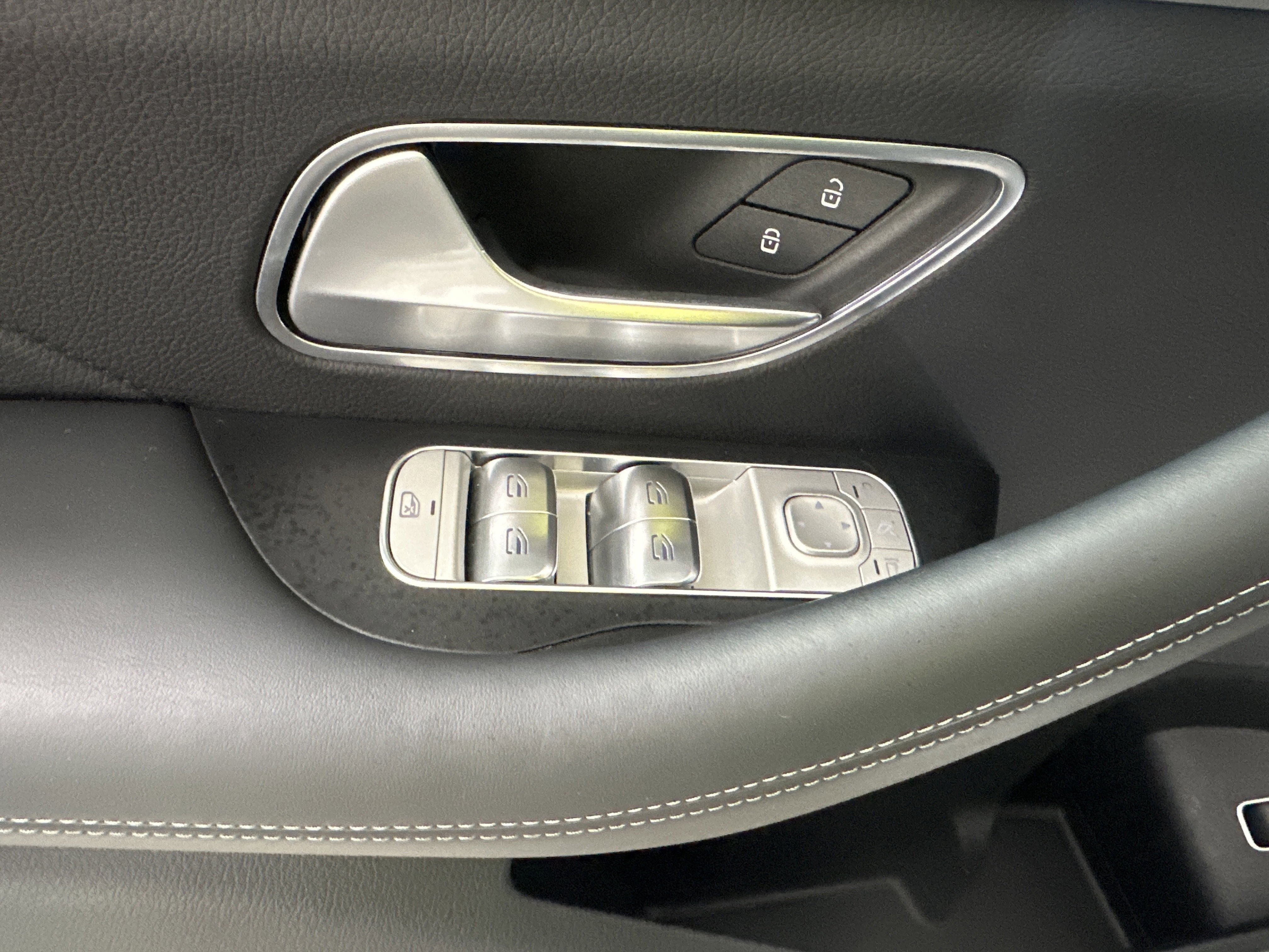 Certified Used 2024 Gray Mercedes-Benz GLE 350 image 11