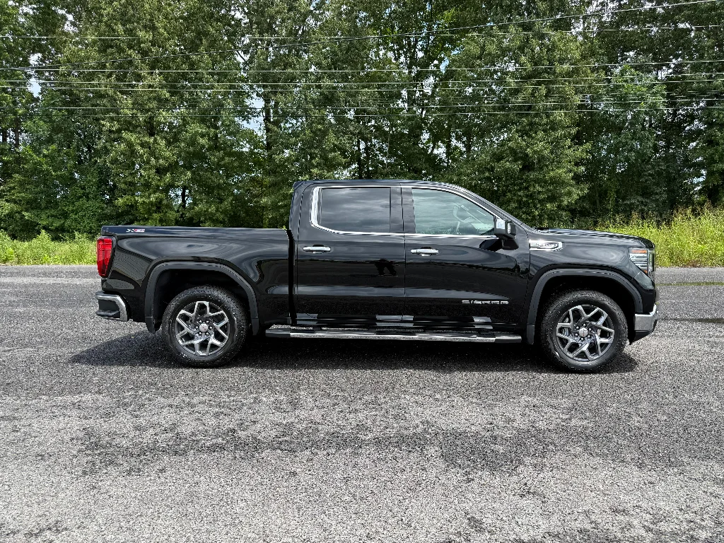 2026 GMC Sierra 1500 SLT - Photo 10