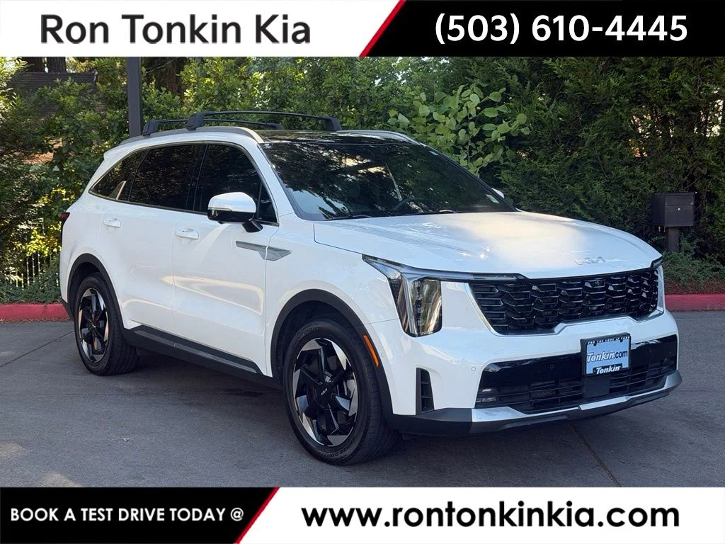 Used 2025 Snow White Pearl Kia SX Prestige image 1