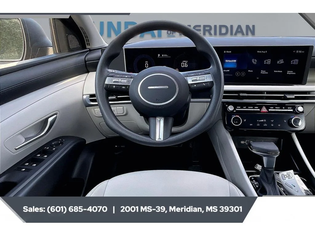 Used 2025 ULTIMATE RED Hyundai SEL image 5