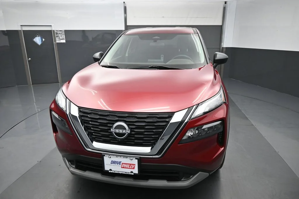 Used 2023 Red Nissan S image 12