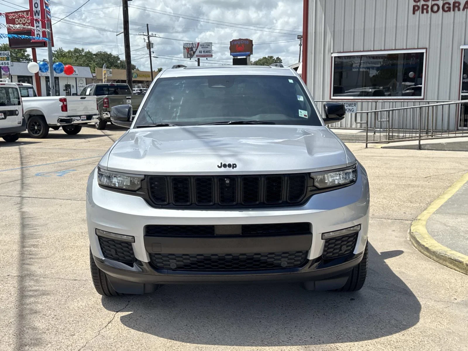 Used 2024 Silver Zynith Jeep Limited image 2