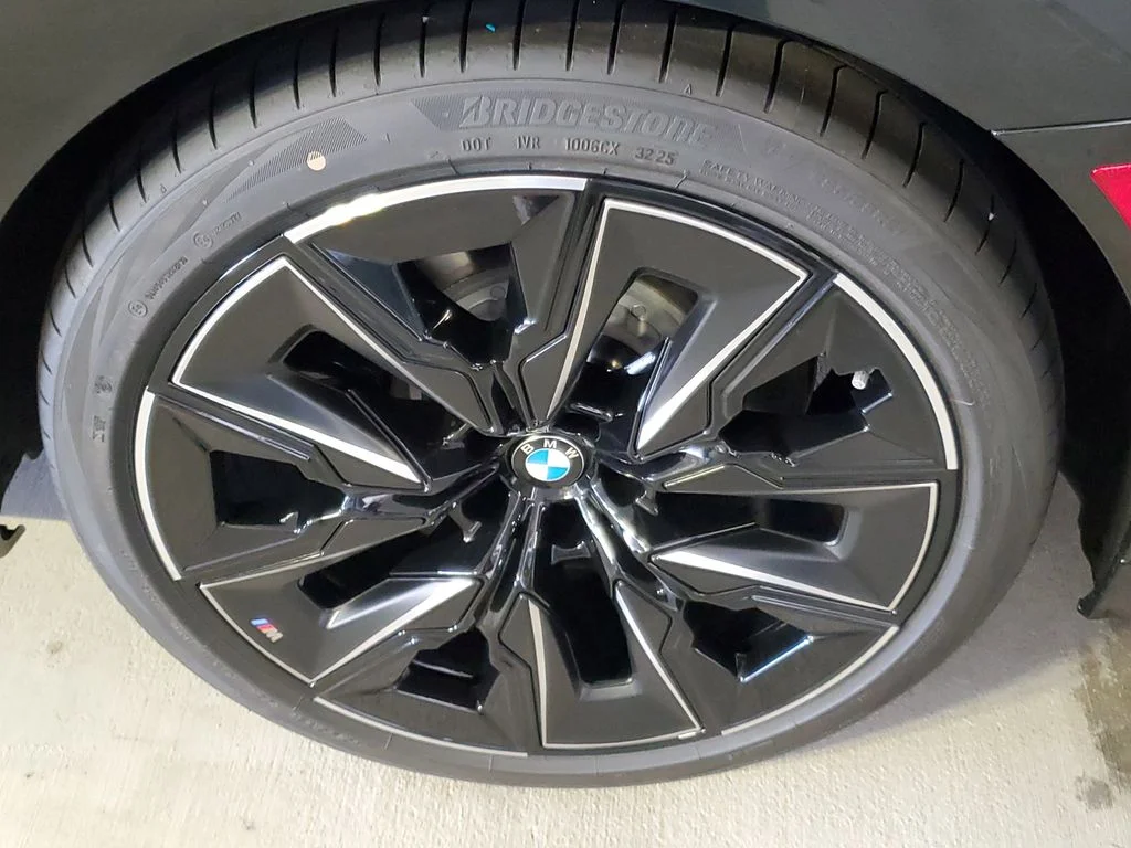 New 2026 Black BMW 760i xDrive image 5