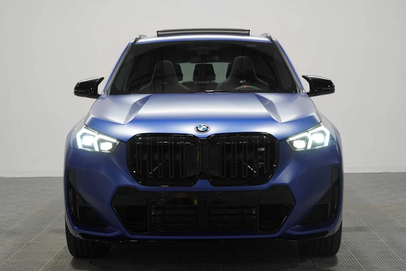 New 2026 Frozen Portimao Blue II Metallic BMW M35i image 3