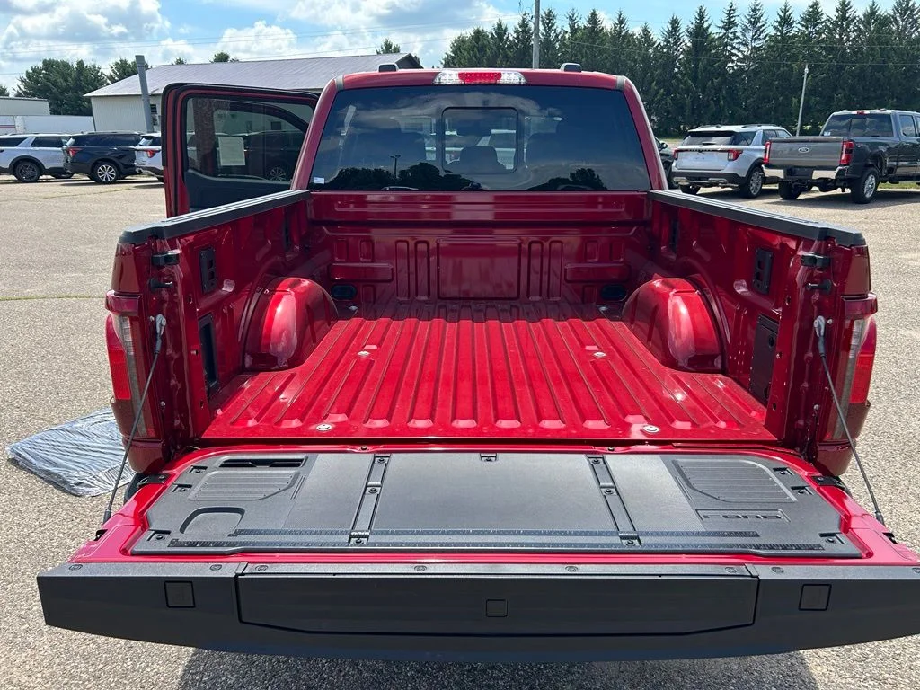 New 2026 Ruby Red Metallic Tinted Clearcoat Ford XLT image 21