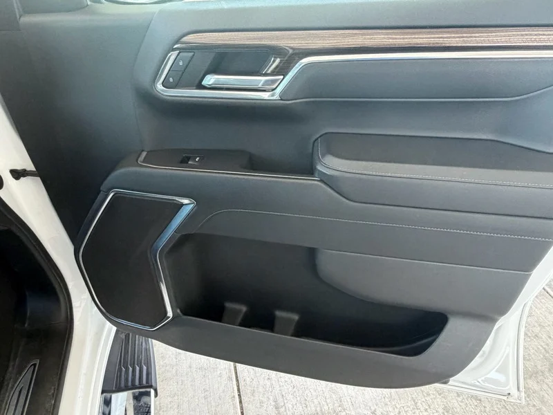 Used 2023 Summit White Chevrolet LT image 22