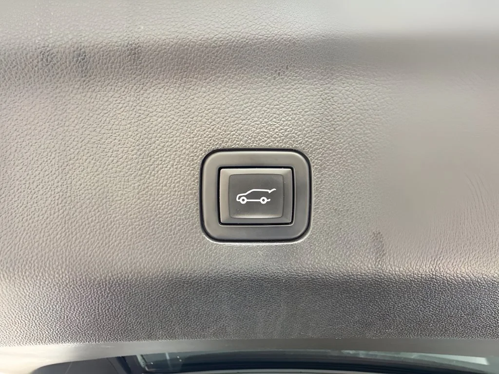Used 2024 Summit White GMC Denali image 35