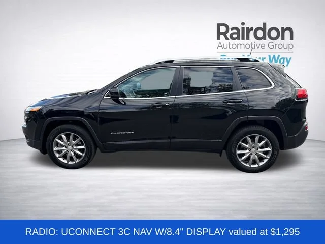 Used 2018 Diamond Black Crystal Pearlcoat Jeep Limited image 4
