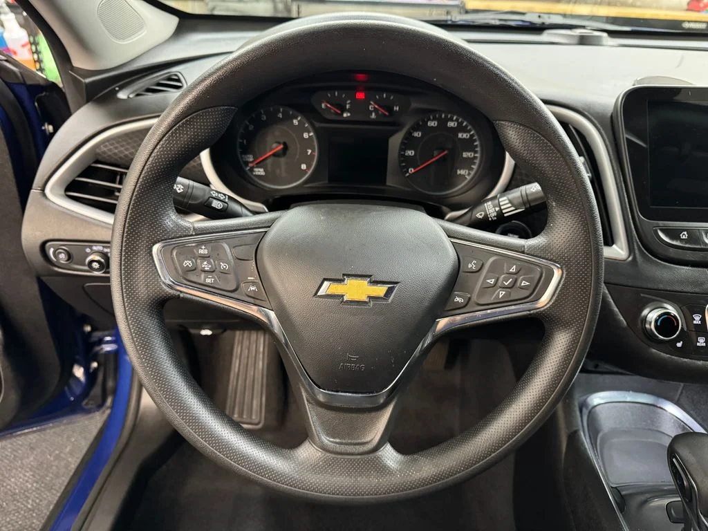 Used 2023 Blue Chevrolet LT image 18