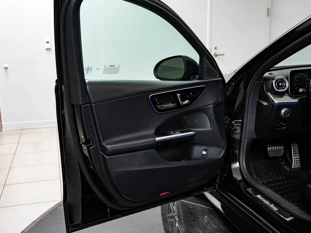 Used 2022 Black Mercedes-Benz C 300 image 27
