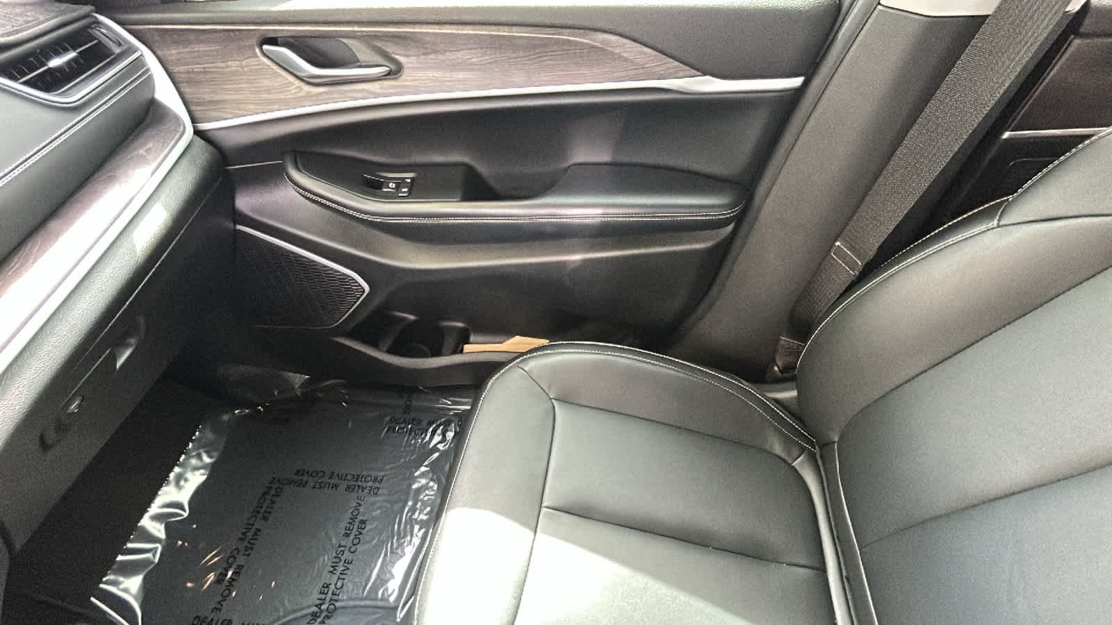 Used 2023 Bright White Clearcoat Jeep Limited image 11