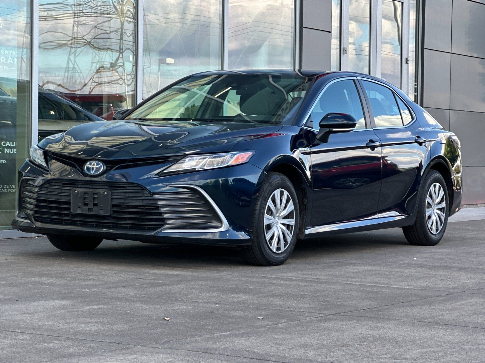 Used 2021 Aqua Toyota LE image 7