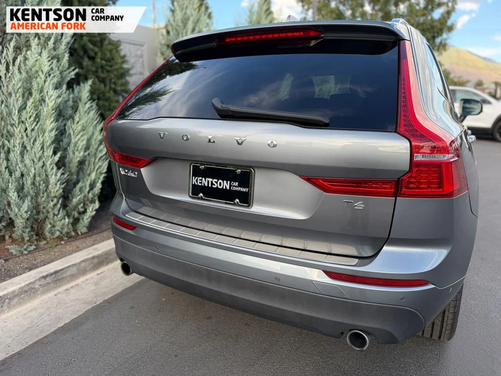 Used 2019 Gray Volvo T6 Momentum image 34