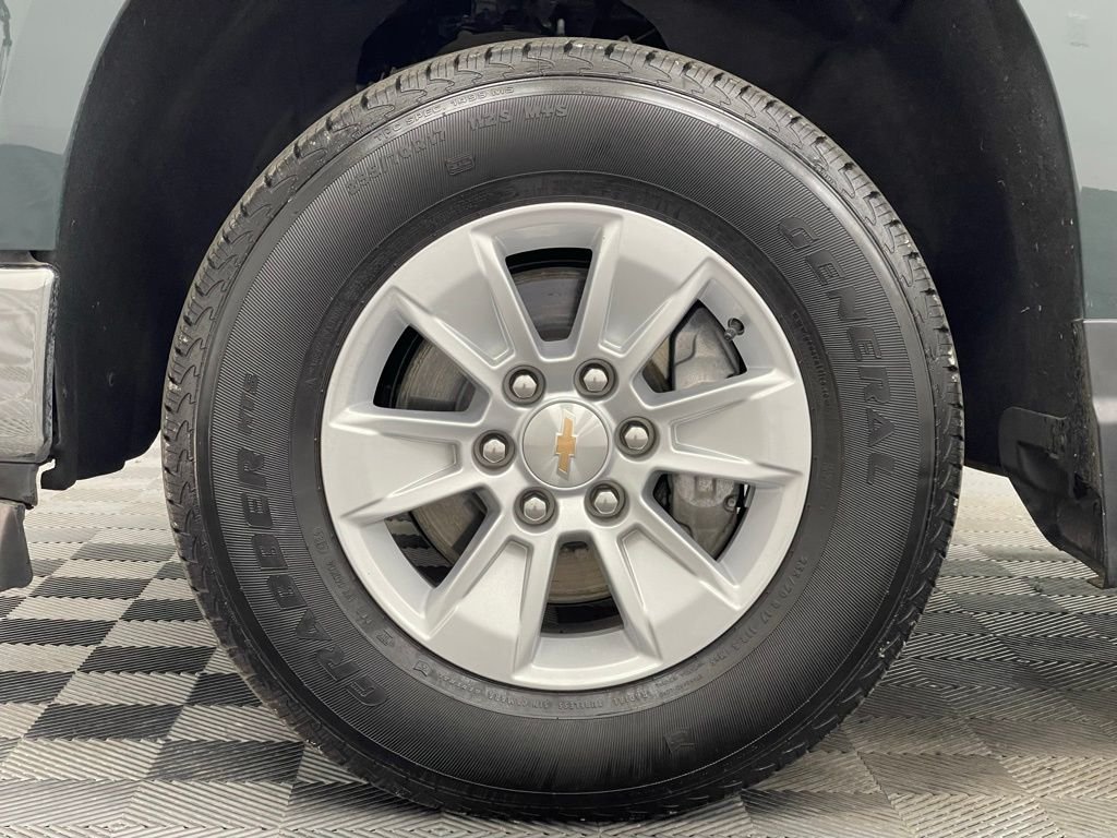 Used 2025 Cypress Gray Chevrolet LT image 14