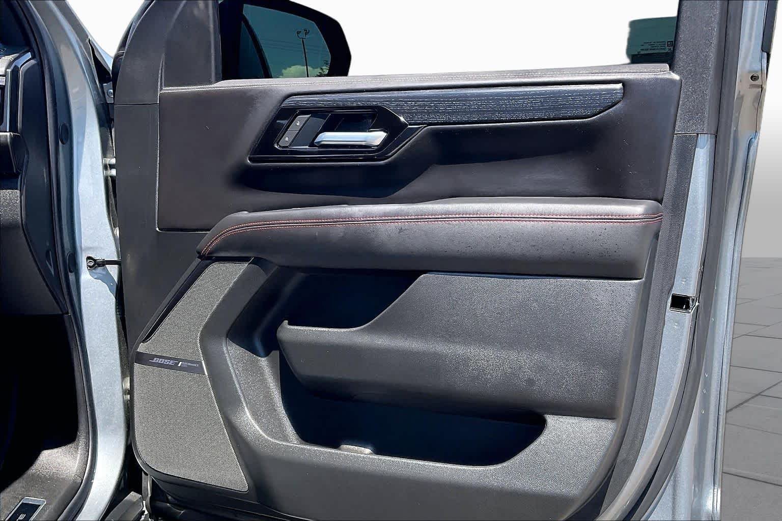 Used 2026 Sterling Metallic GMC AT4 Ultimate image 23
