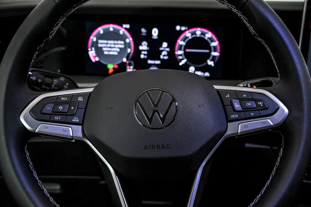 New 2026 Black Volkswagen 2.0T SE image 10
