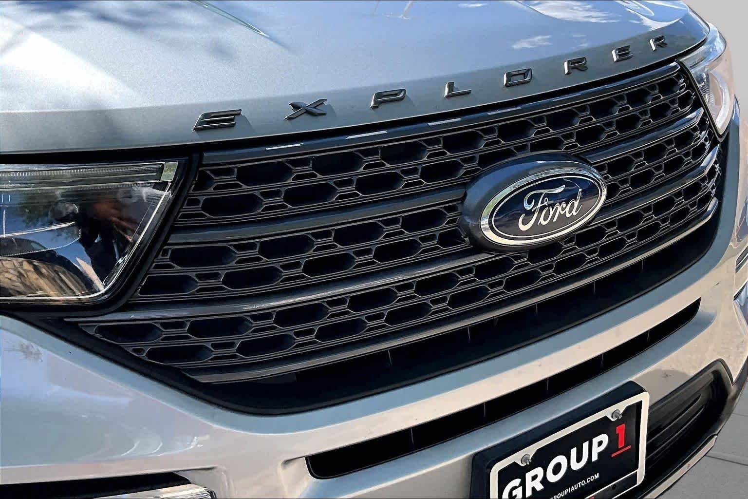 Used 2022 Iconic Silver Ford XLT image 29