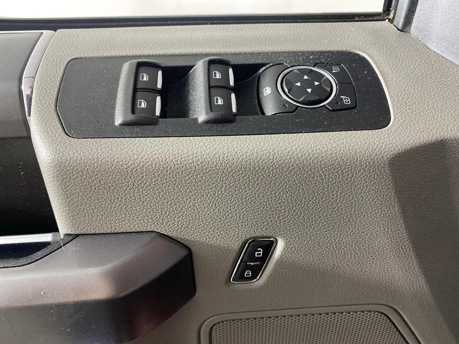 Used 2020 Rapid Red Metallic Tinted Clearcoat/Magnetic Ford XLT image 15