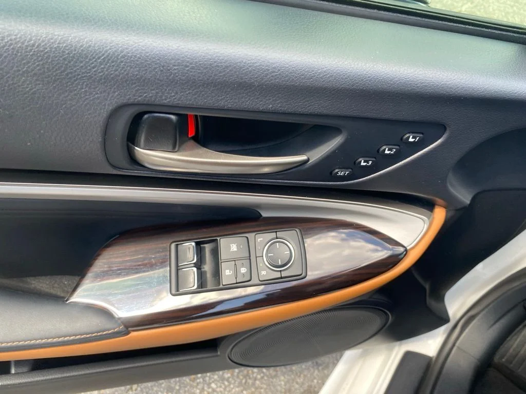 Used 2020 White Lexus 350 image 20
