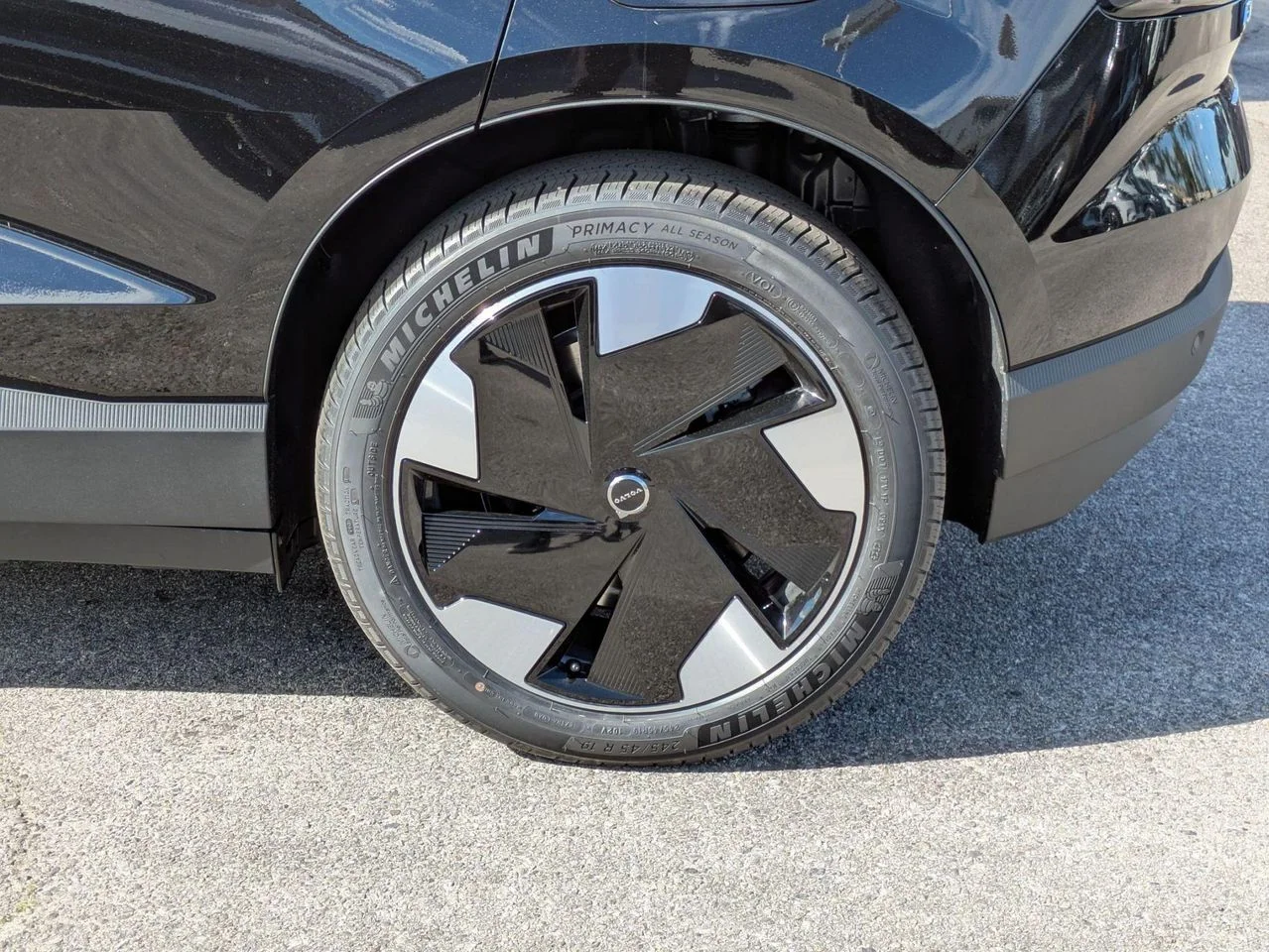 2026 Volvo EX30 Plus - Photo 6