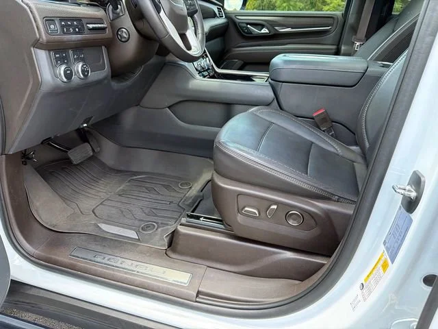 Used 2023 Summit White GMC Denali image 9