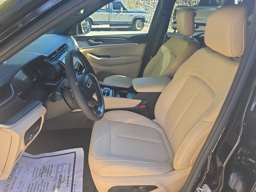 Used 2024 Black Jeep Limited image 15