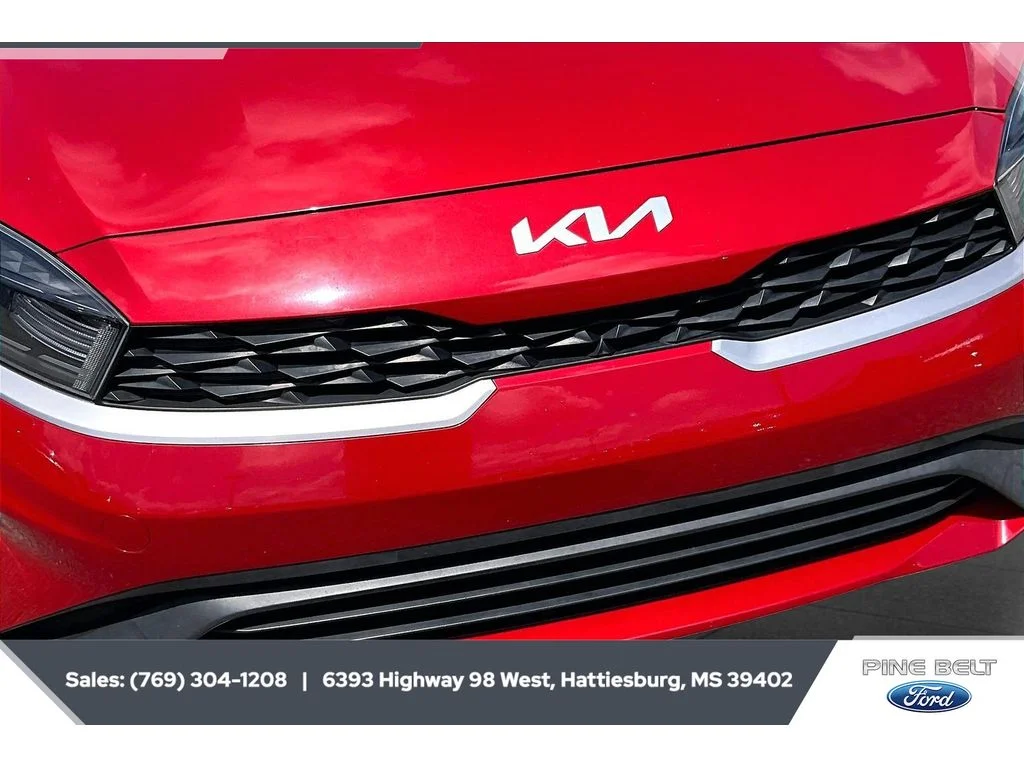 Used 2022 Currant Red Kia LXS image 24