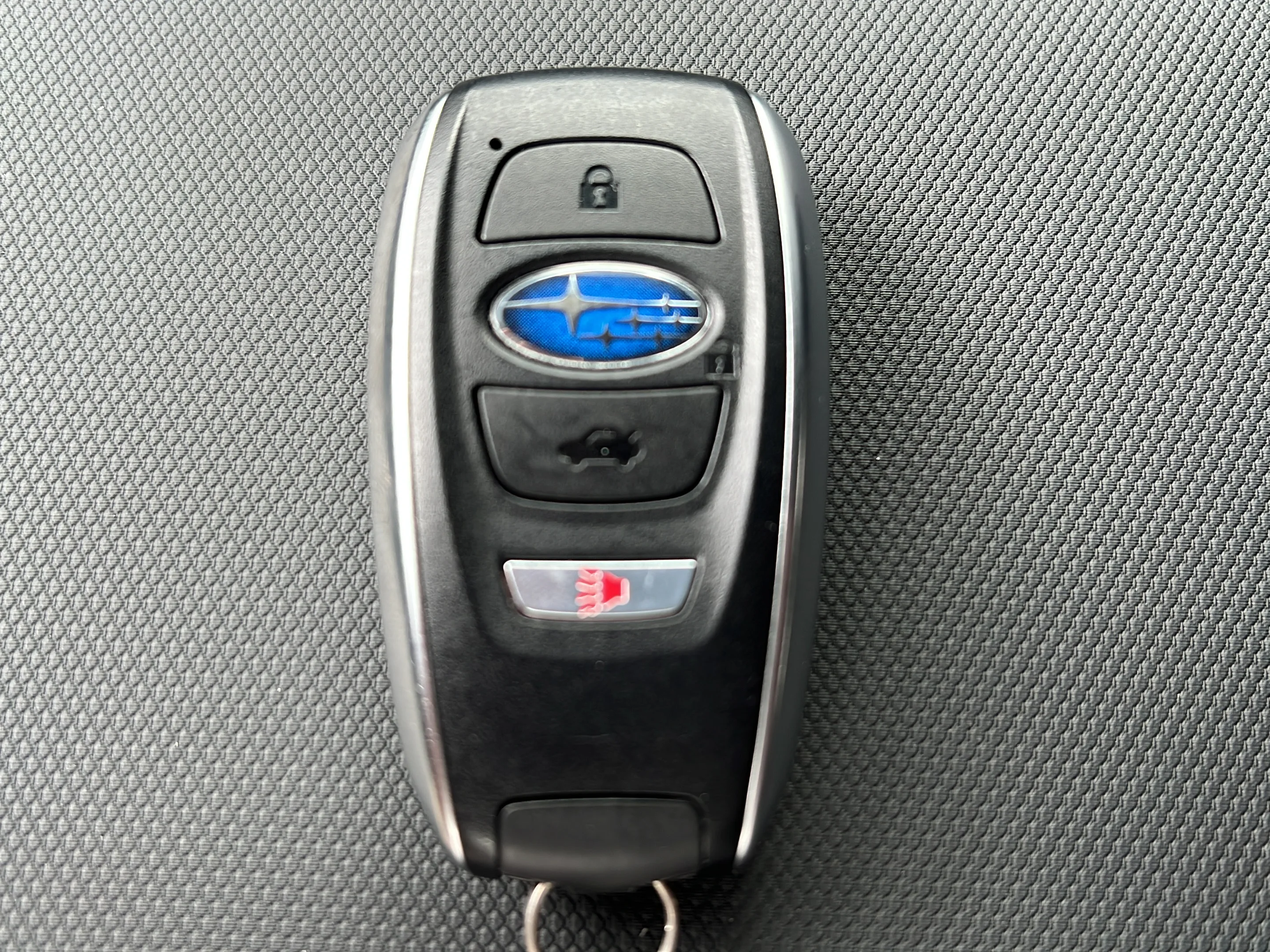 Used 2025 Ice Silver Metallic Subaru Limited image 25