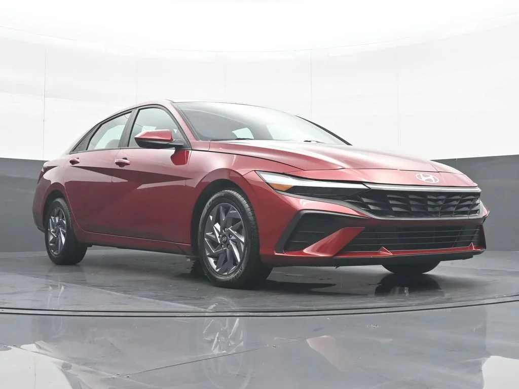 Used 2024 Red Hyundai SEL image 33