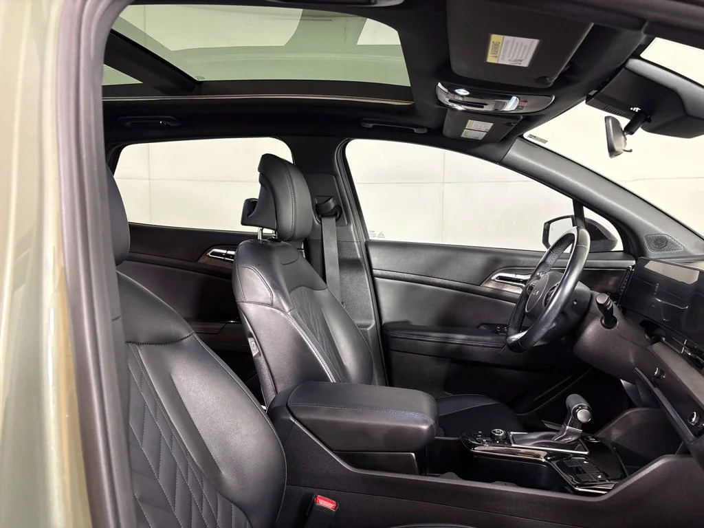Used 2023 Green Kia X-Line image 18