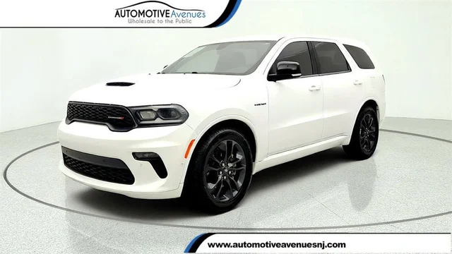 2022 Dodge Durango R/T AWD w/ Blacktop Pkg, Captain Chairs & Trailer-Tow