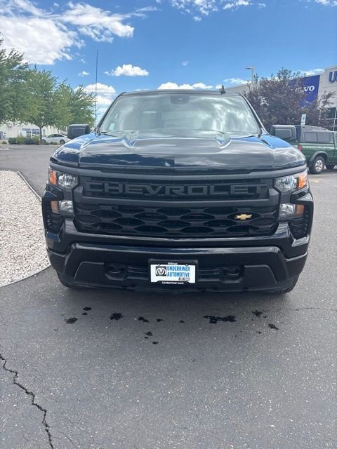 Used 2023 Black Chevrolet Custom image 9