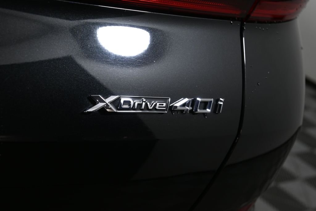 Used 2021 Black Sapphire Metallic BMW xDrive40i image 42