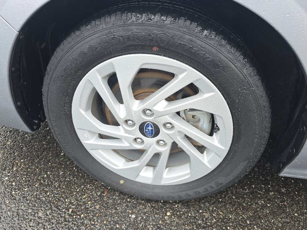 Used 2024 Ice Silver Metallic Subaru  image 34