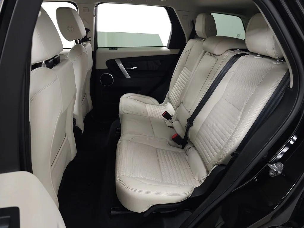 Used 2022 Black Land Rover S image 34