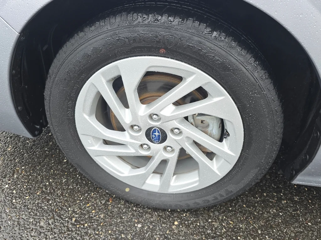 Used 2024 Ice Silver Metallic Subaru  image 34