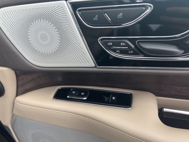 Used 2023 Silver Lincoln Reserve image 30