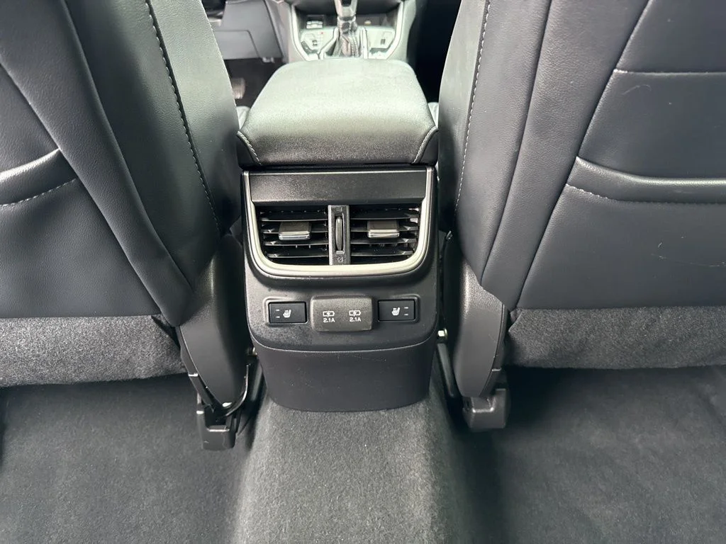 Used 2021 Ice Silver Metallic Subaru Limited image 31