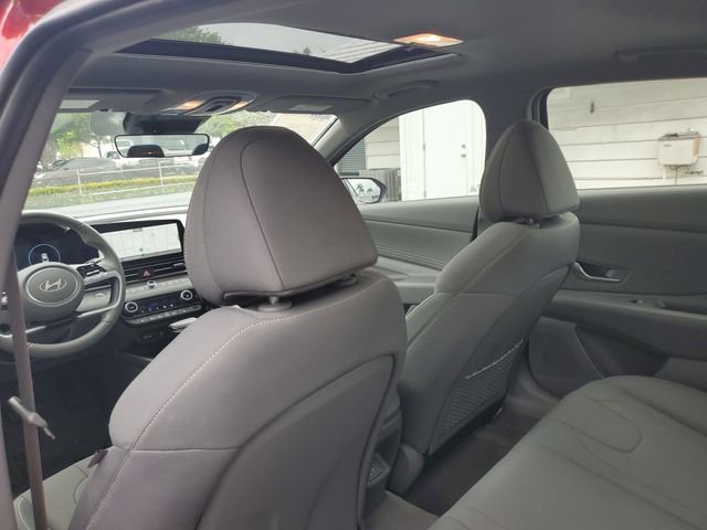 2025 Hyundai Elantra SEL - Photo 25