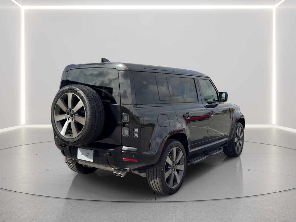 New 2026 Santorini Black Land Rover V8 image 5