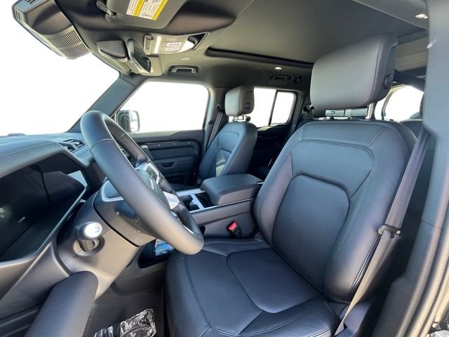New 2026 Santorini Black Land Rover X-Dynamic SE image 10