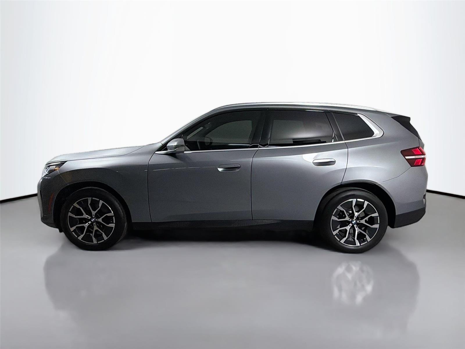Used 2026 Skyscraper Grey Metallic BMW 30 xDrive image 8