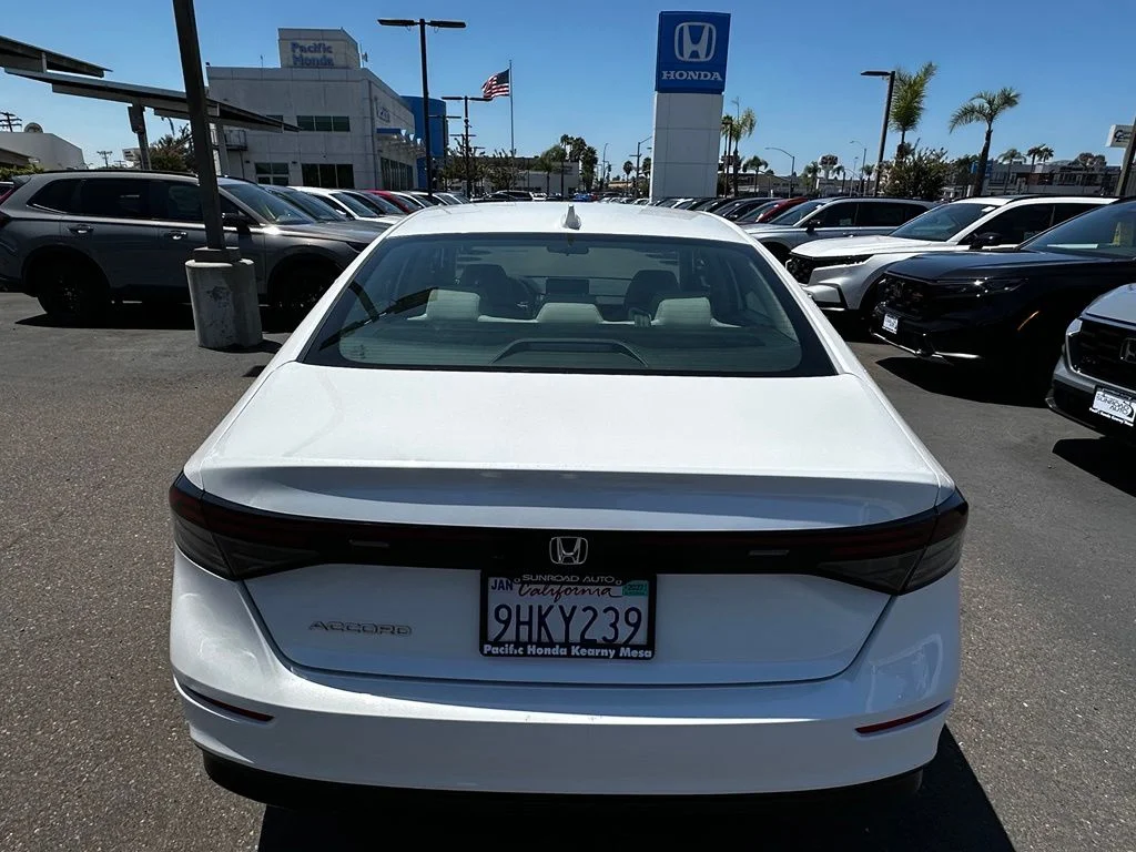 Used 2024  Honda LX image 7