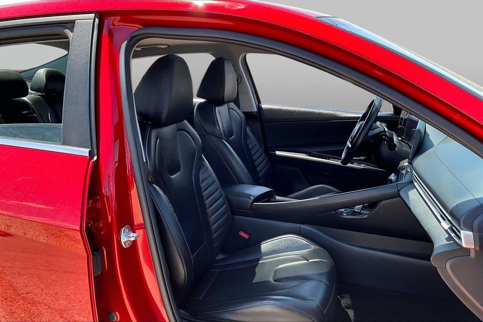 Used 2025 Ultimate Red Hyundai Limited image 9